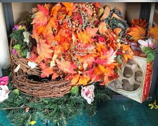 3029 - Lot of Assorted Decor Items Wreaths & More