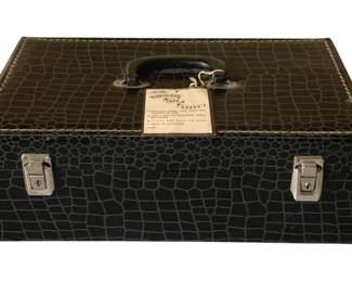 153 - 8 Track case w/ 8 Tracks - 17.5 x 10 x 6