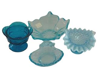604 - 4 Vintage Blue Glass Items
