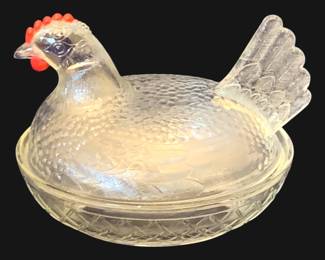 683 - Glass Hen on Nest - 7 x 5.5 x 5.5