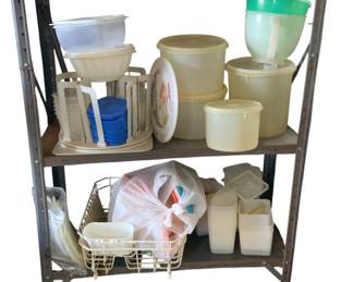 914 - 2 Shelf Lot of Plastic Containers