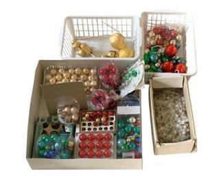 3035 - Lot of Assorted Christmas Ornaments