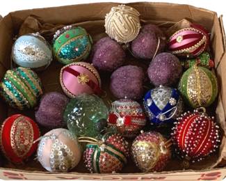3039 - Box of Christmas Ornaments