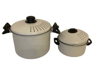 959 - 2 Pots w/ Strainer Lids