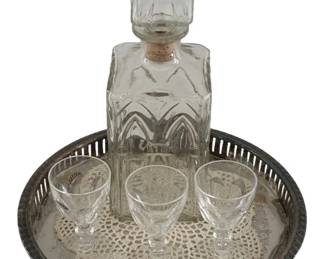 539 - Decanter Serving Set on Tray - 12 x 10