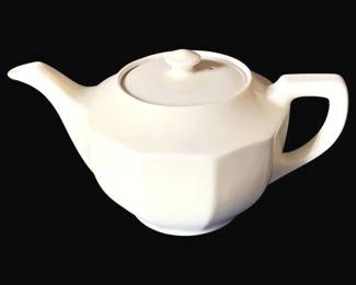 422 - Vintage Teapot - 11 x 6