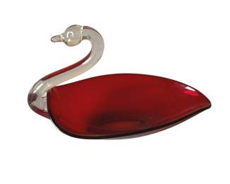 286 - Duncan Miller Red/Clear Swan Dish (Description): 8 x 5 x 5.5