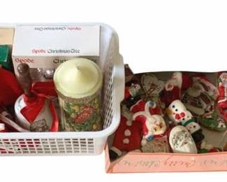 3043 - Lot of Assorted Christmas Decor