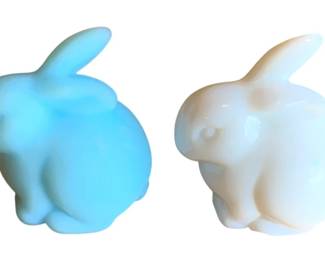 3091 - 2 Fenton Glass Rabbits - 3 x 2 x 3.5
