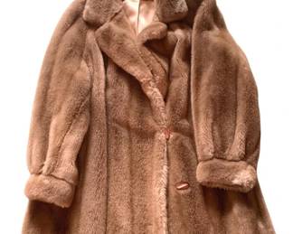 80 - Woman's Fur Coat "Dubrowsky Perlbinder" Sz L