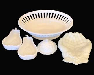 687 - Lot of Milk Glass Items
