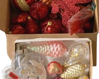 3041 - Lot of Assorted Christmas Ornaments