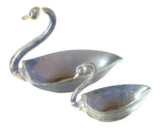 387 - 2 Duncan Miller Glass Swans - 11 x 7 x 8