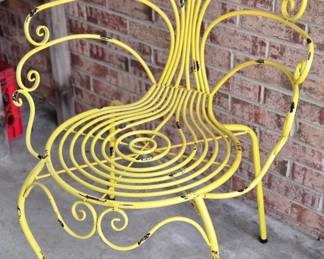 Metal outdoor chair (contemporary)