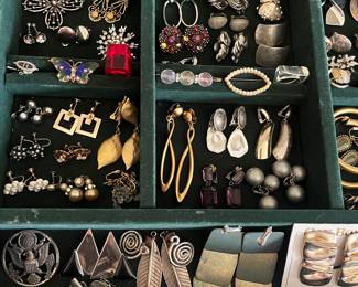 Excellent selection of vintage costume jewelry.