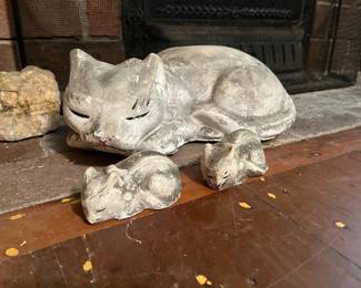 Chalkware mother cat and kittens 