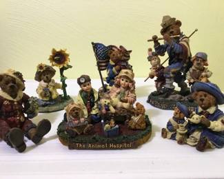 BOYDS BEARS Collectible Figures