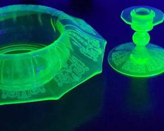 001 CAMBRIDGE Uranium Glass Console Set