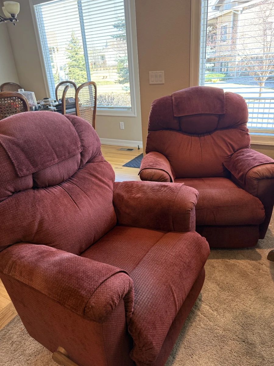 2 Recliners