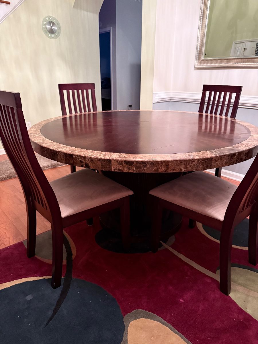 $350 OBO 60x30x17 table, 40” chairs