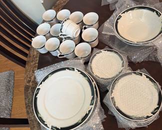 8 dinner plate 9 large saucer 8 small saucer 13 cups 2 larger bowls 8 bowls