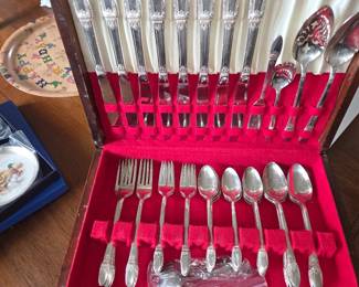 SIlverplate flatware set