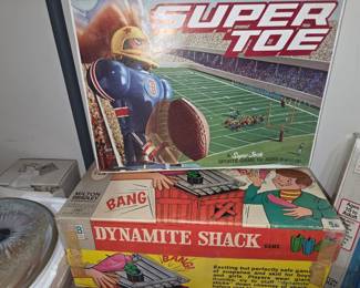 'Super Toe' game, Dynamite Shack