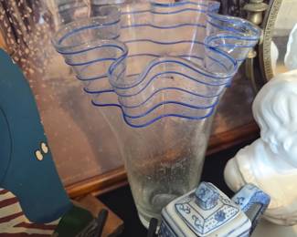 Handkerchief Style Art Glass vase