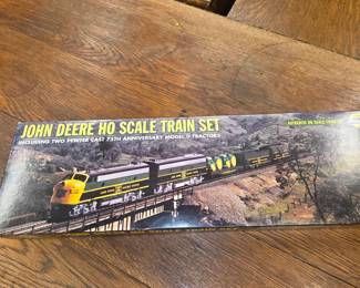 John Deere HO scale train set - unopened