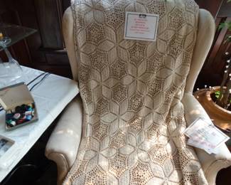 a Lg (100X 88) hand crocheted bedspread