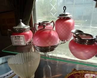 5 pc Set Quilted Motherof Pearl Satin Glass w/ Silver Plate Mmounts