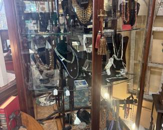 beautiful jewelry pieces