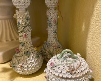 Porcelain floral vanity set