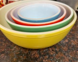 Pyrex Mixing Bowls 