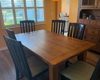 Broyhill Attic Heirloom  Rustic Dining Table