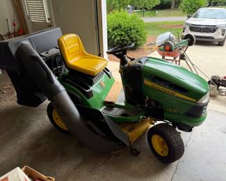 John Deere LA130 Riding Mower