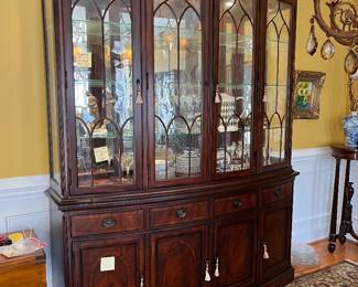  Up for Pre-SaleBeautiful Large 2-pc. Breakfast call Eva 704-605-6368 You will your on help to remove this item