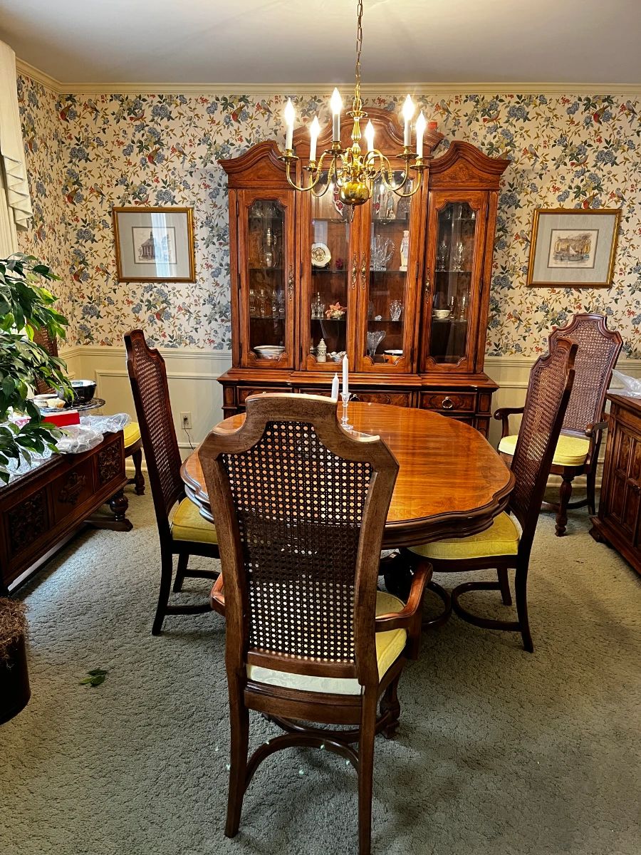 #1	Thomasville dining table with pedistal and 2 legs w/1 leaf and 6 chairs 46-66x46x29	 $270.00 	   	 	 #2	Thomasville China cabinet with 3 drawers and 4 wood doors 4 glass door w 3 glass shelves	 $200.00 			