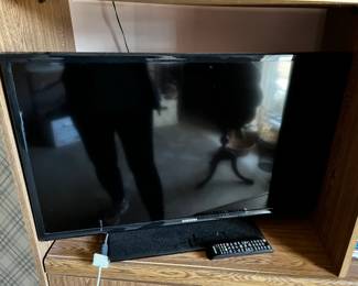 #130	Samsung TV w/remote - 35"	 $30.00 			