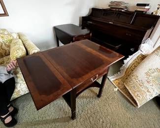 #8	Henredon drop side end table with 1 drawer and shelf 21-41x27x26	 $150.00 			