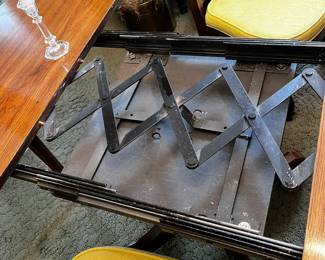 #1	Thomasville dining table with pedistal and 2 legs w/1 leaf and 6 chairs 46-66x46x29	 $270.00 