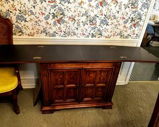 #15	thomasville server with 2 flip out top 1 drawer 2 doors 38-86x18x32	 $175.00 			