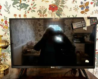 #72	27" LG Tv w remote	 $30.00 			