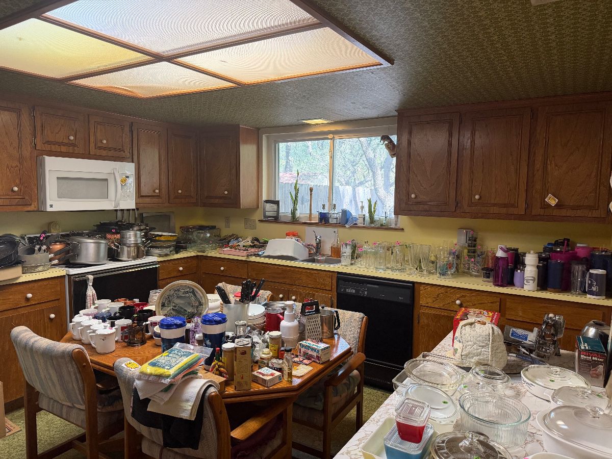 Vintage PYREX, cups and bakeware 