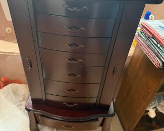 Jewelry cabinet 