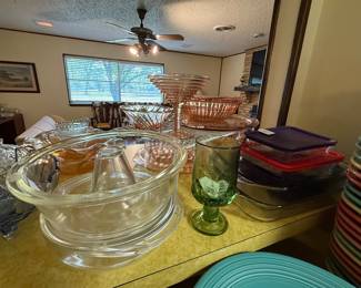 glass bundt pan, pyrex various sizes with lids