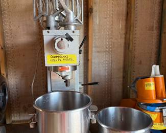 Comercial UNivex stand mixer-includes 2 mixing pots, and several attachements- WORKS GREAT