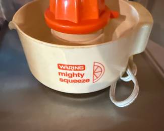 Mighty squeeze juicer- works