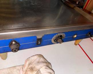 knob control for warming station