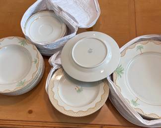 Mikasa dishware set